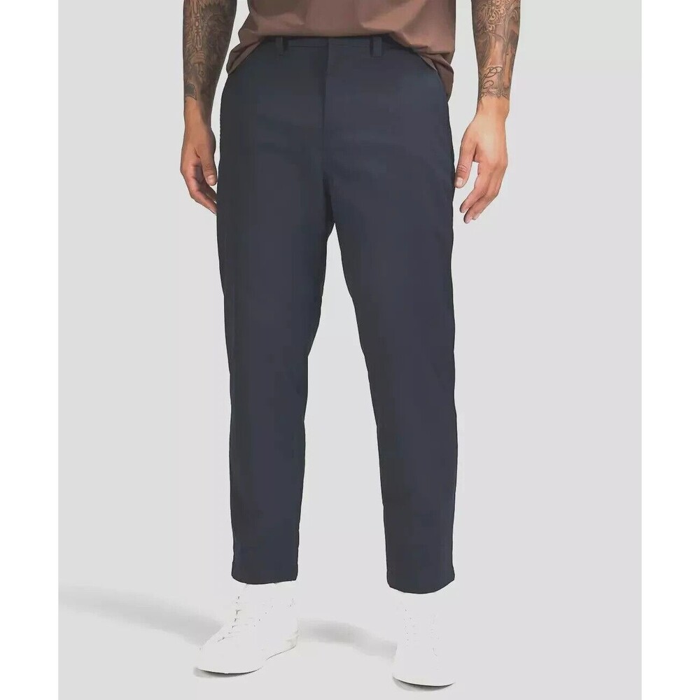 Lululemon Relaxed-Tapered Smooth Twill Trouser Blue LM5AYCS Size 31"x 27" Preppy